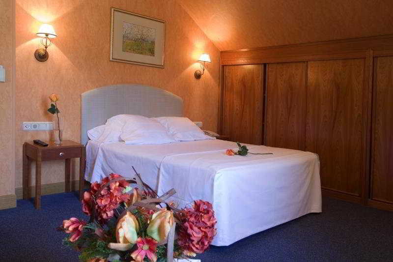 Hotel Oria โตโลซา ภายนอก รูปภาพ