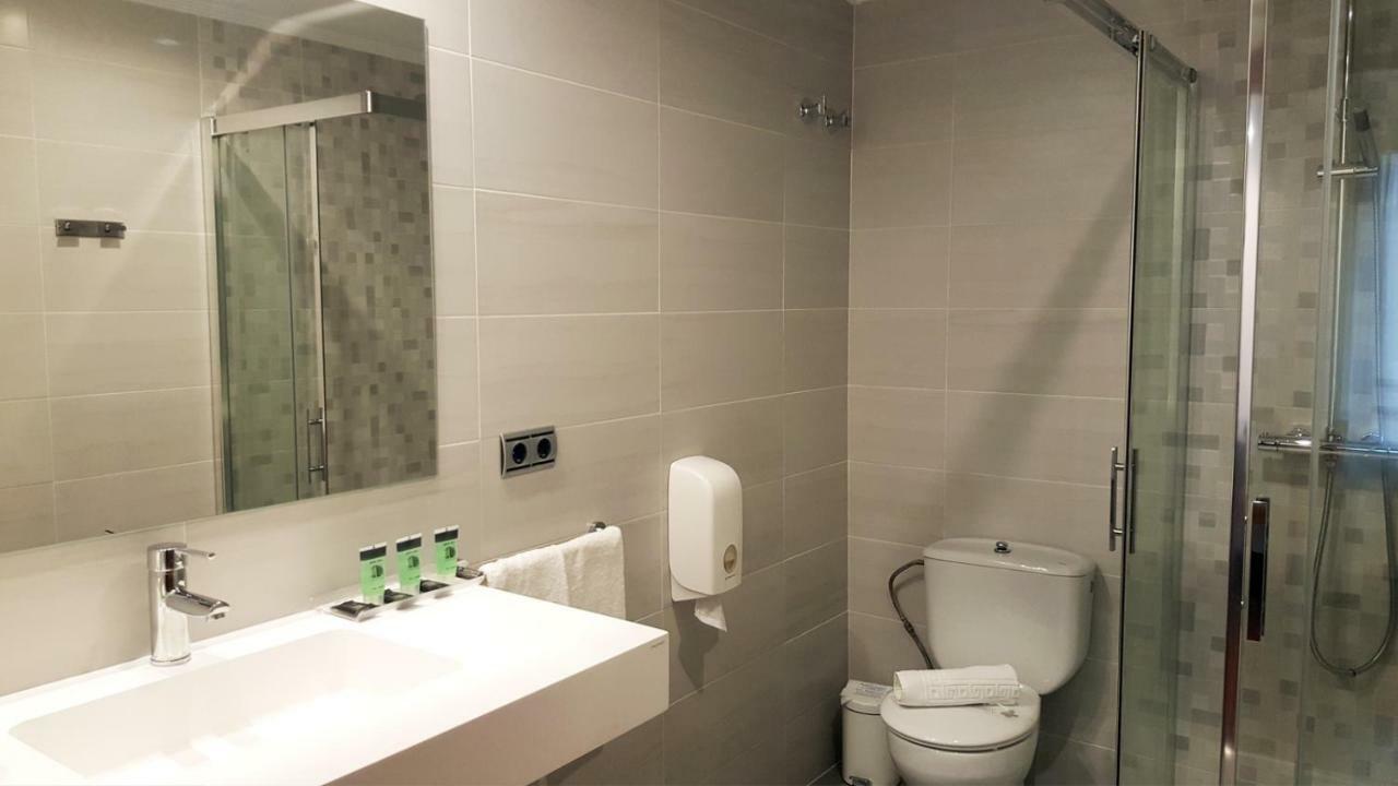 Hotel Oria โตโลซา ภายนอก รูปภาพ