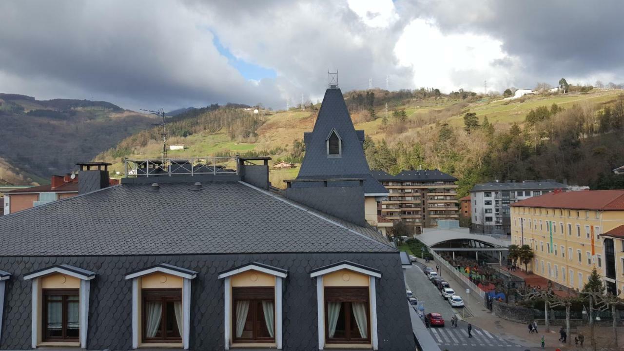 Hotel Oria โตโลซา ภายนอก รูปภาพ