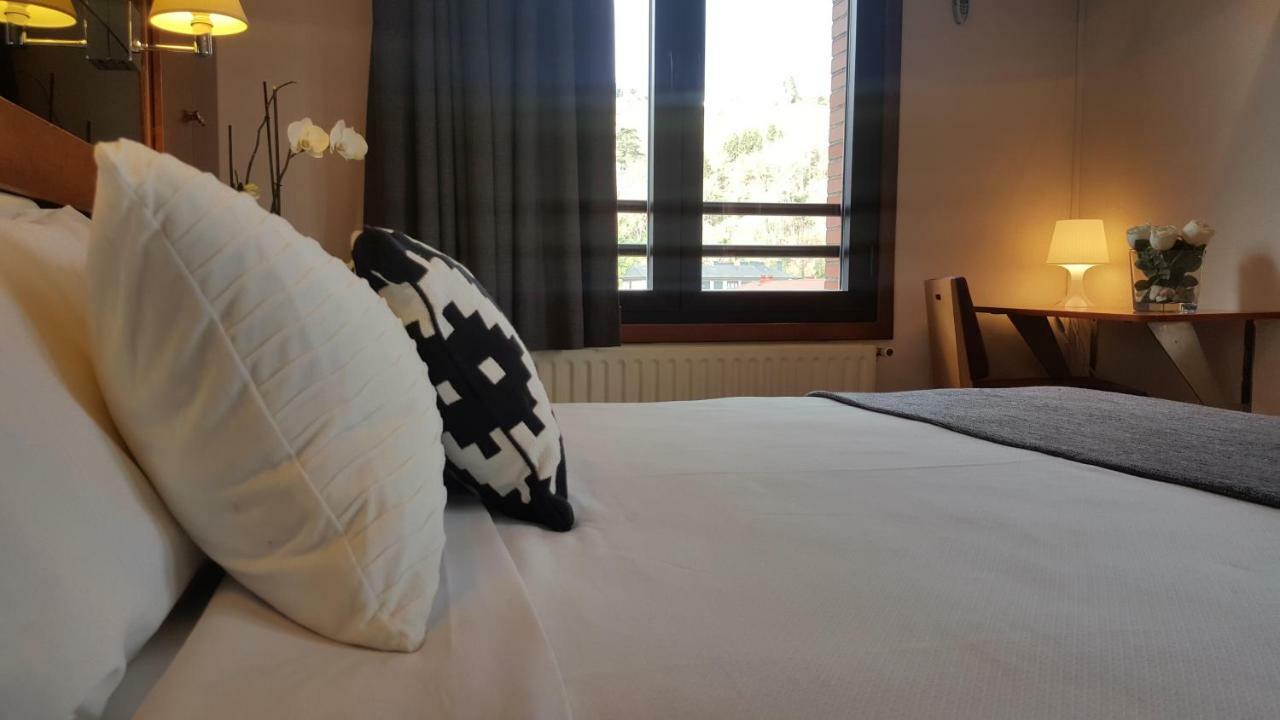 Hotel Oria โตโลซา ภายนอก รูปภาพ