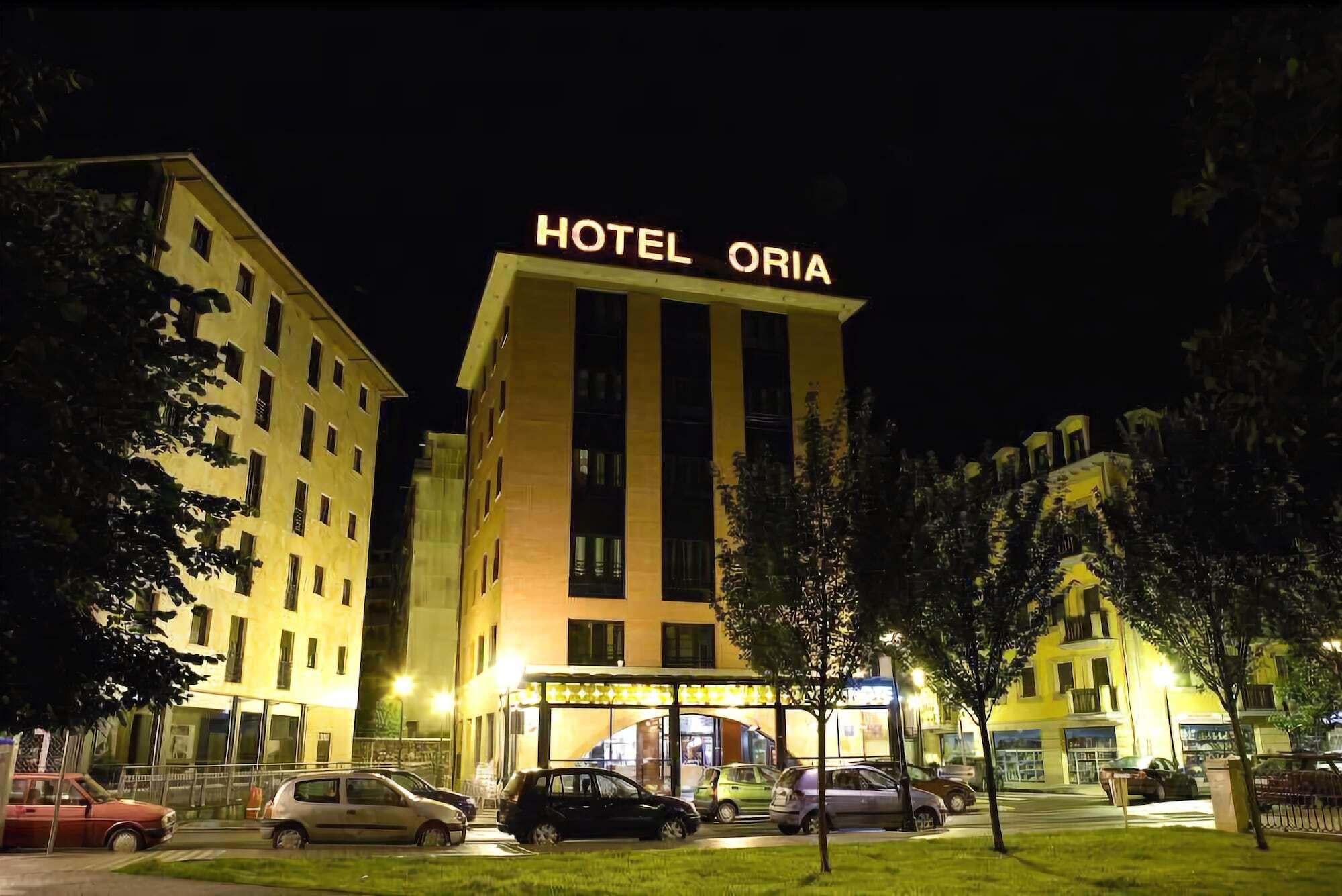 Hotel Oria โตโลซา ภายนอก รูปภาพ